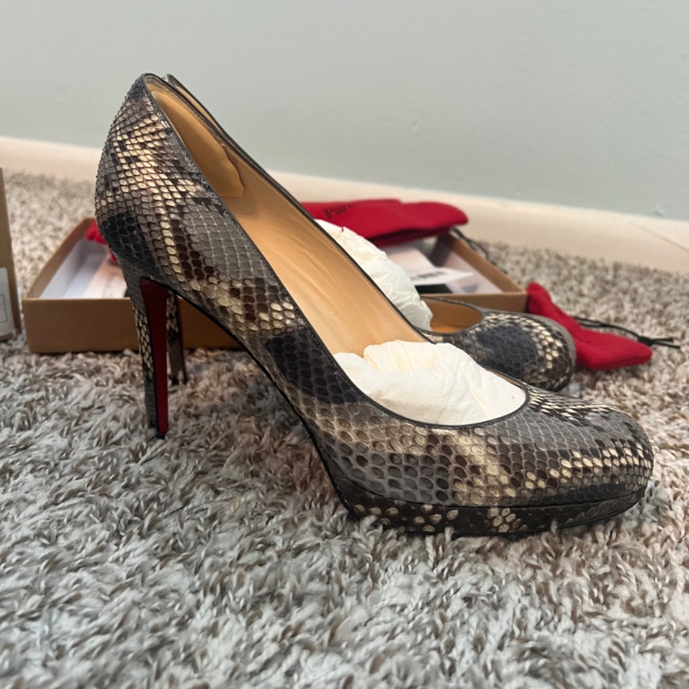 Christian Louboutin Python Platform Pumps - Grey/Black EU 37 - Picture 6 of 9